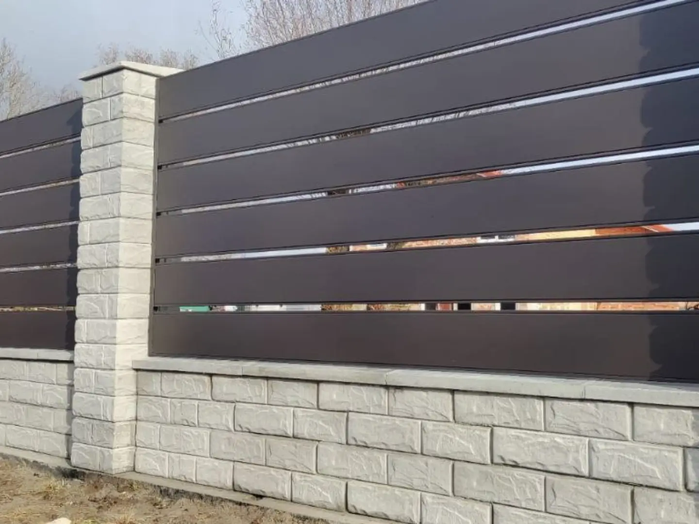 Забор-ранчо из металлопланкена 32м RAL8019 Темный Шоколад МАТТЕ фото 3 в Благовещенске